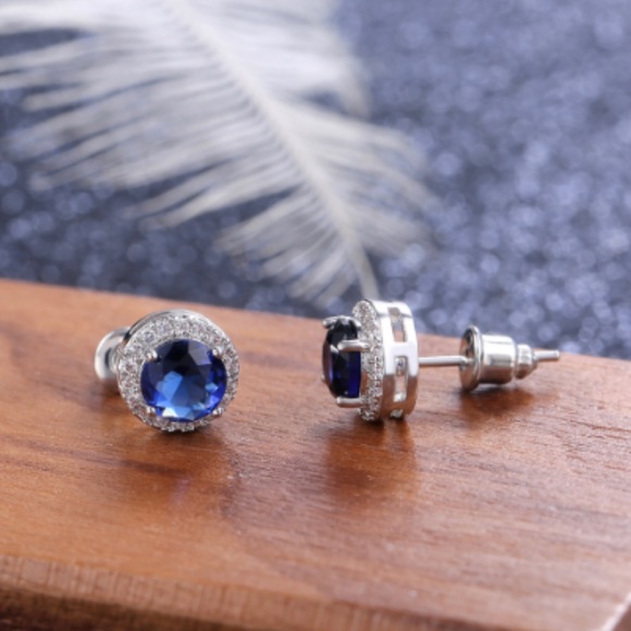 ✨Stunning Sapphire Studs✨ - Picture 2 of 4